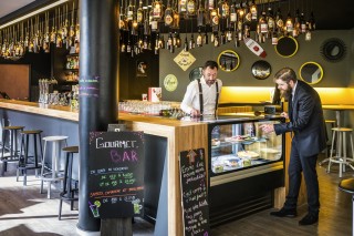 Gourmet Bar 4224-44-10233