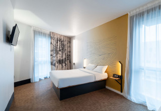 hotel-lille-grand-stade-4539-accessible-room-1-11850