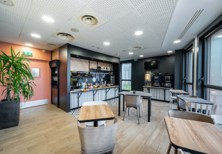 hotel-lille-grand-stade-4539-breakfast-room-2-11859