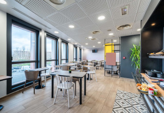 hotel-lille-grand-stade-4539-breakfast-room-3-11860