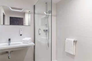 Salle de douche najeti-hotel-lille-nord-sdb-douche-credit-photos-chantal-garcin-photographe-10338