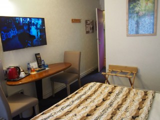 Chambre double lille, hotels lille, lille hotels, se loger lille, booking lille, reserver lille, marcq en baroeul, hotels marcq en baroeul, se loger marcq en baroeul, hotel du croisé marcq en baroeul