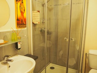 La salle de bains lille, hotels lille, lille hotels, se loger lille, booking lille, reserver lille, marcq en baroeul, hotels marcq en baroeul, se loger marcq en baroeul, hotel du croisé marcq en baroeul