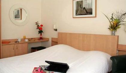 lille, hotels lille, lille hotels, comfort hotel, comfort hotel mons en baroeul, mons en baroeul
